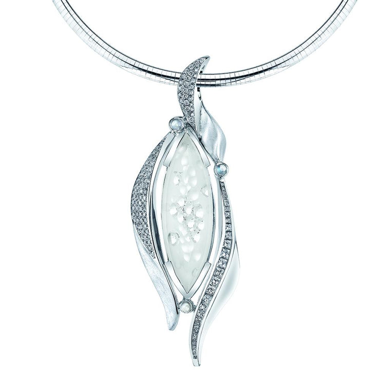 bubble quartz pendant