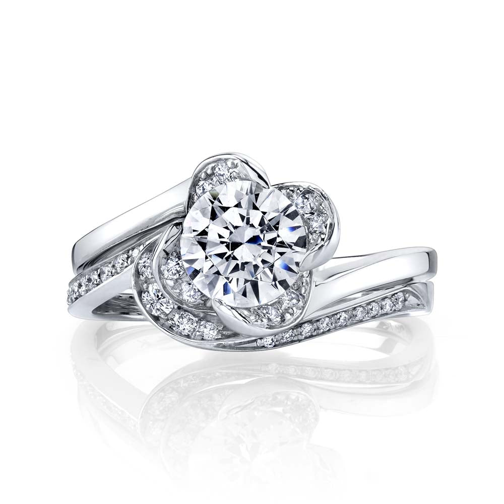Wedding Rings Rose Pattern Wedding ring shaped like a rose | Beachweddingtips.com